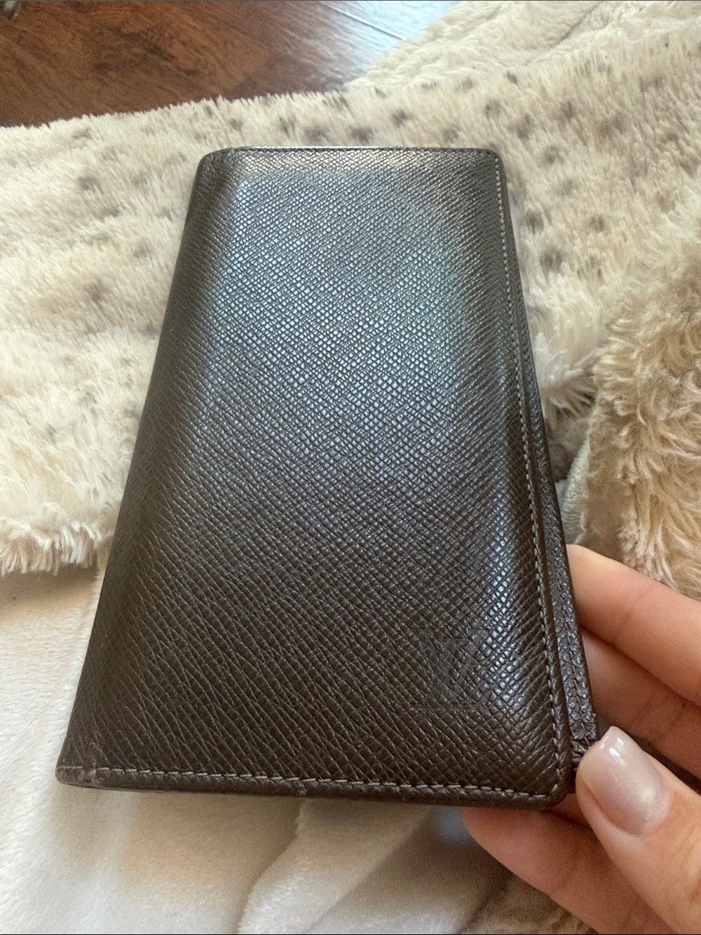 Louis Vuitton Men’s Card & Key Holder in Dark Brown Textured Leather